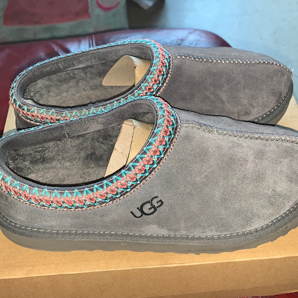 Woman’s Ugg Tasman Slippers